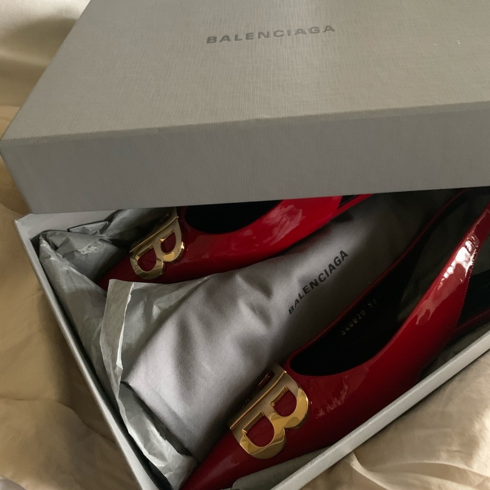SOLD Balenciaga BB knife flats red 39